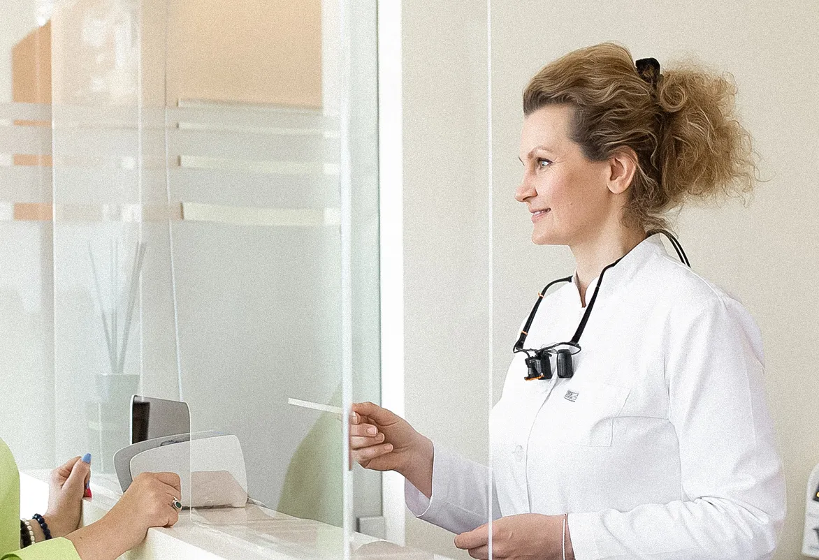 Dantų implantacija be skausmo, baimės ir ilgo gydymo